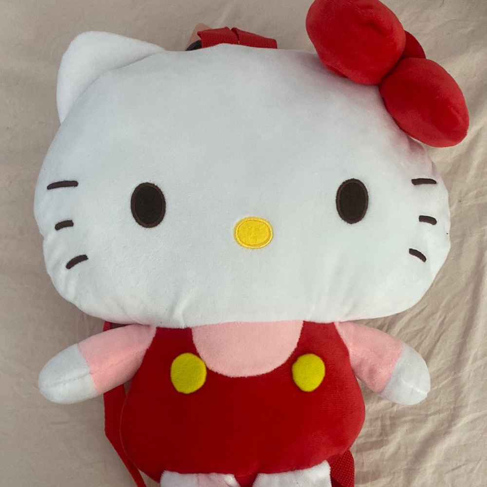 Hello kitty plush backpack 🎒